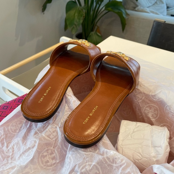Eleanor Side By Tory Burch in Brown Leather - Picture 7 of 13
